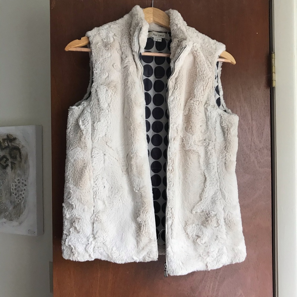 Women’s faux fur vest